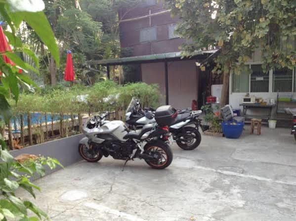 Hi Guesthouse Airport Chiang Mai Buitenkant foto
