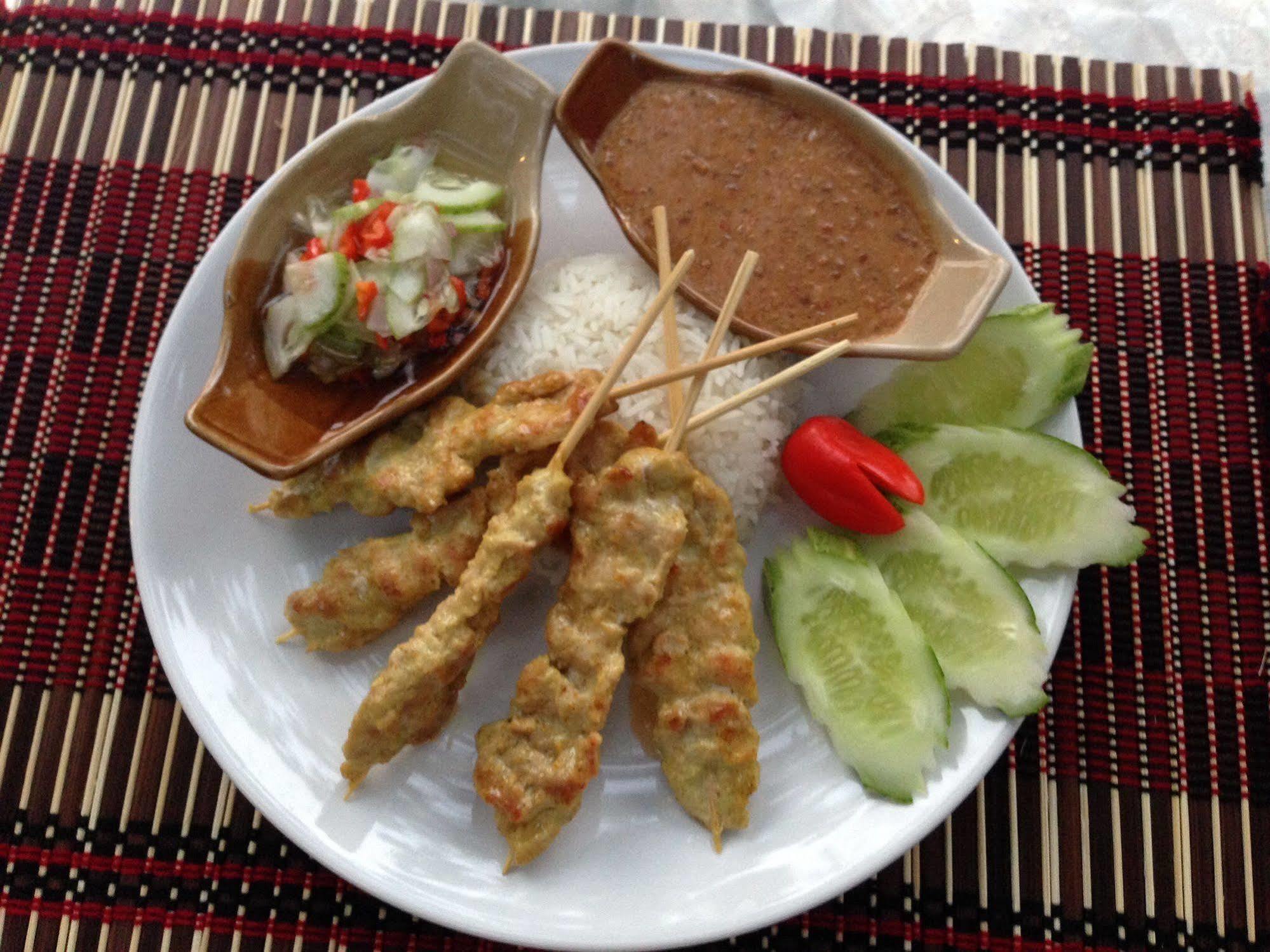 Hi Guesthouse Airport Chiang Mai Buitenkant foto