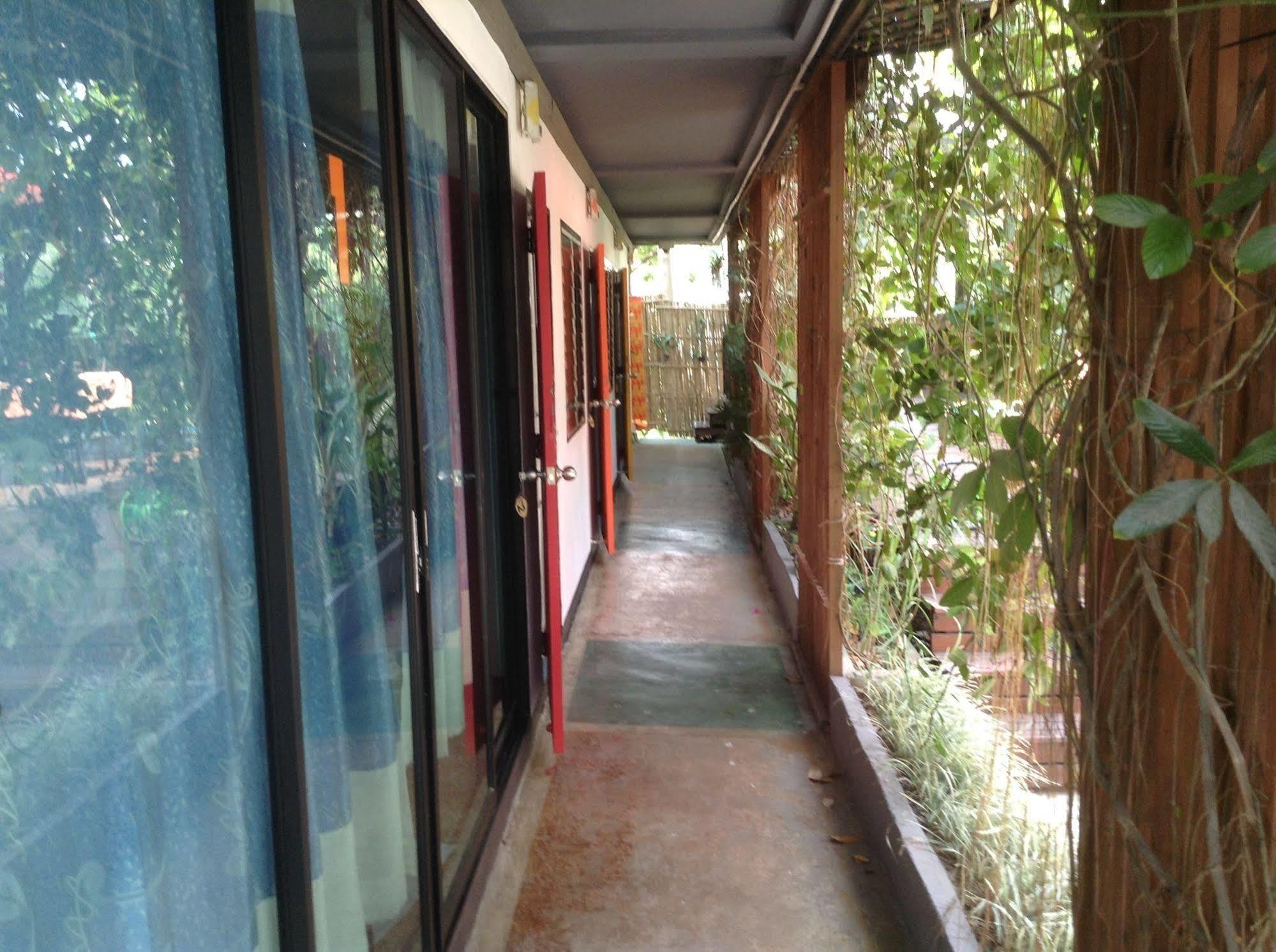 Hi Guesthouse Airport Chiang Mai Buitenkant foto