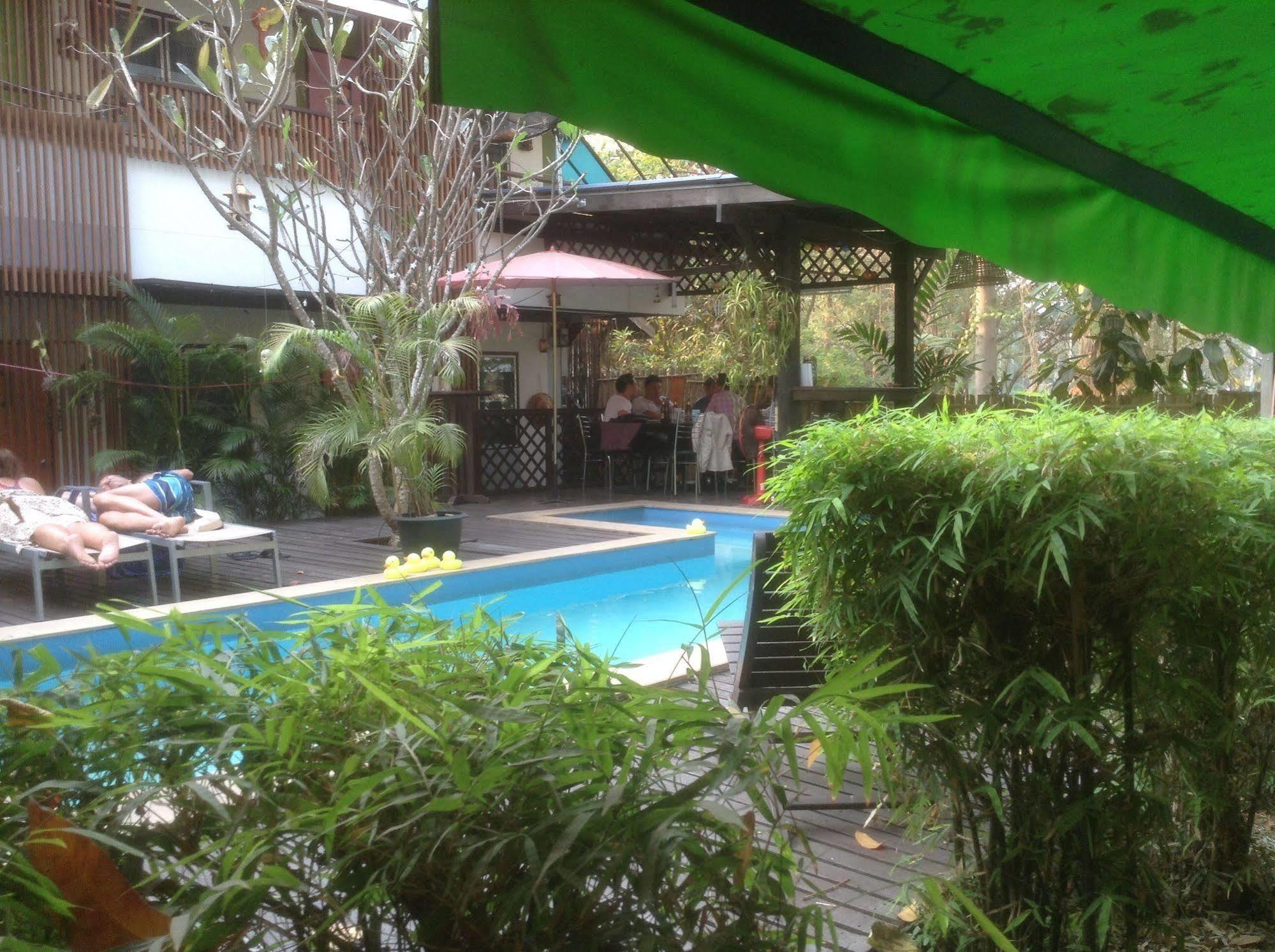 Hi Guesthouse Airport Chiang Mai Buitenkant foto