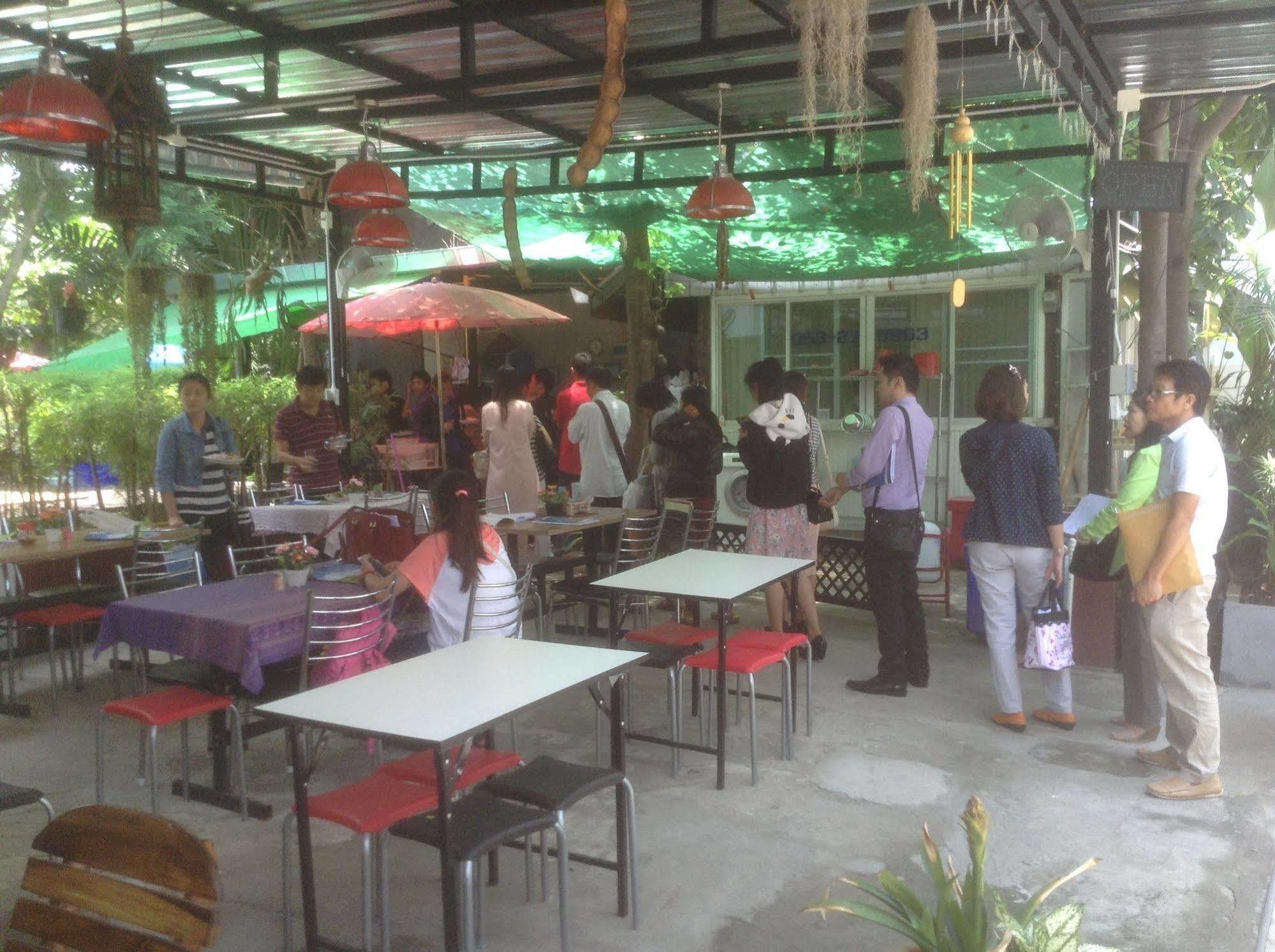 Hi Guesthouse Airport Chiang Mai Buitenkant foto