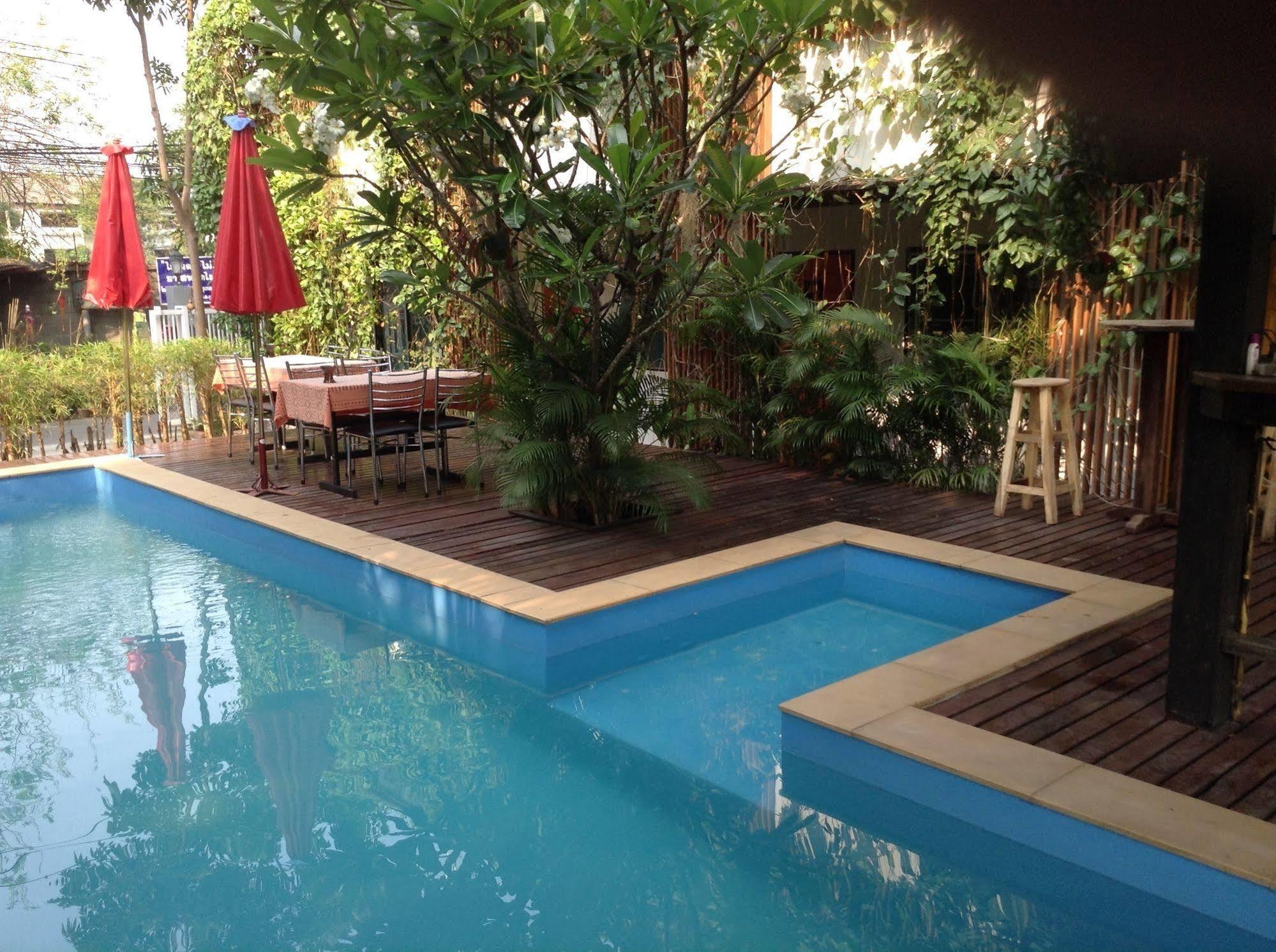 Hi Guesthouse Airport Chiang Mai Buitenkant foto